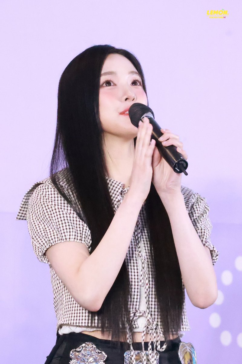 bylemon32's tweet photo. 250315 공개 팬싸

✨💫

#Hearts2Hearts #하츠투하츠 #YUHA #유하 https://t.co/7x1BbQihGE