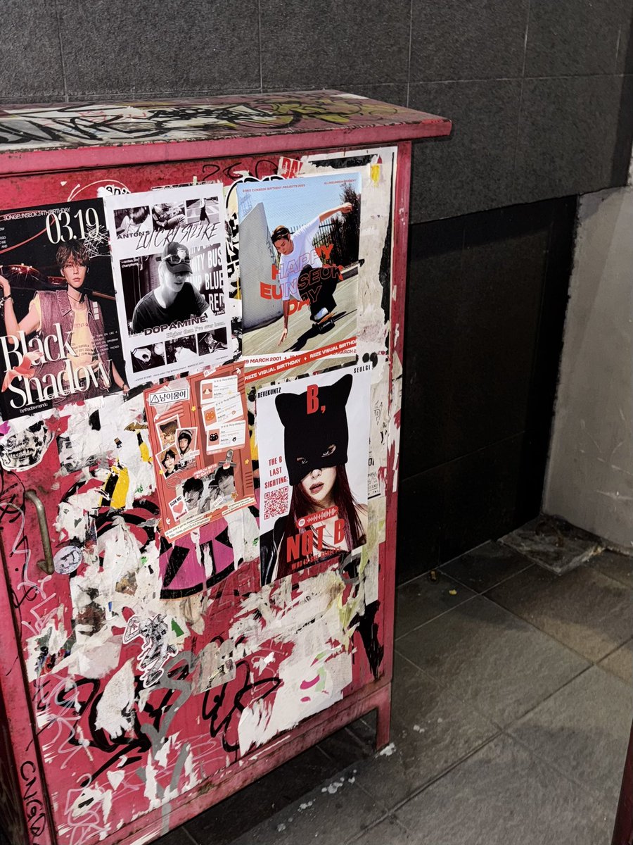 revekuntz's tweet image. [CATCH THE B] 𝐚𝐭 𝐁𝐥𝐨𝐤𝐌 🔍💼

|#CatchTheBInJakarta|

#AccidentallyOnPurpose
#SEULGI #슬기 #RedVelvet #레드벨벳