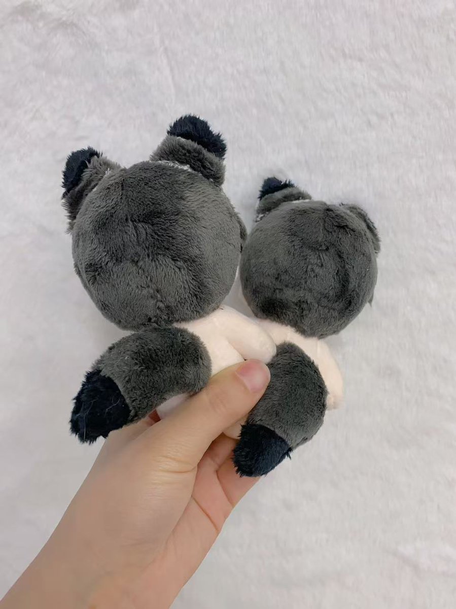 2.솜석구: 먼트 님 도안으로 진행합니다. (공구 허가 커미션을 받았습니다) 현재 대량 생산용 복제 석구가 완성 되어서 샘플이 저에게로 오고 있습니다. (꼬리 자석 사양이라 불가피하게 해운 배송을 받아야 해서 좀 걸립니다)
3월 말쯤 판매 시작할 것 같습니다.