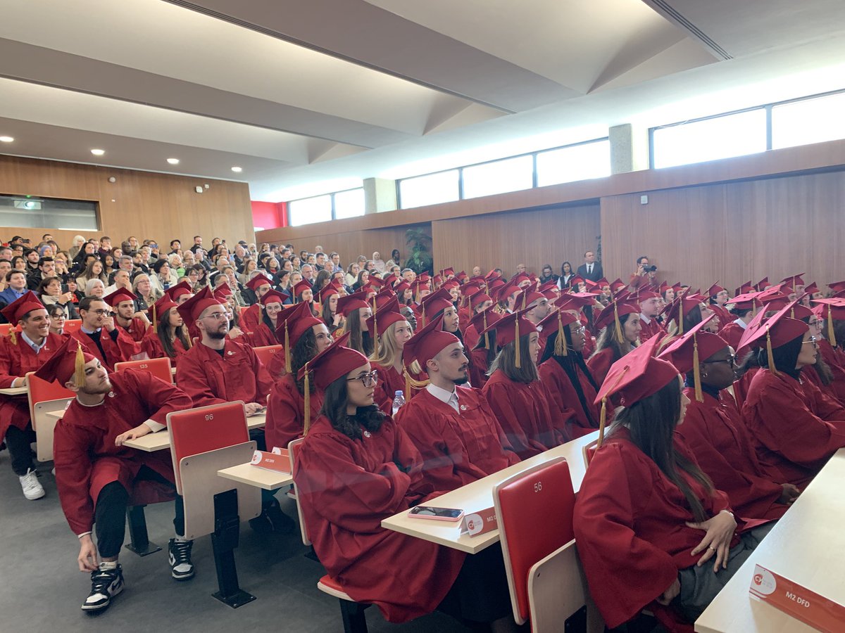 📣 C’est parti pour la cérémonie de remise des diplômes ! 🎓
La Faculté de droit CY célèbre aujourd’hui ses diplômés lors d’une journée inoubliable. Discours de la doyenne, émotions et fierté au rendez-vous ! ✨ Félicitations à toutes et tous