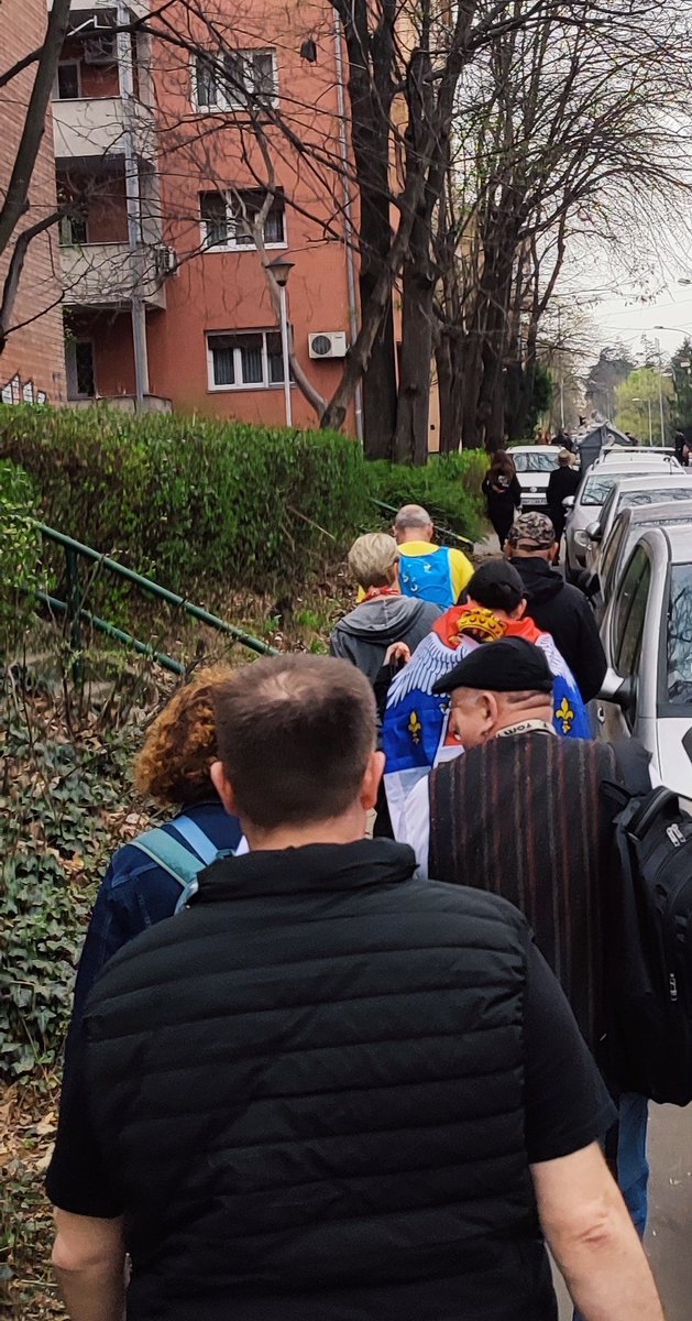 sverbic's tweet photo. Cenim da će Beograd do 16 h imati bar MILIJARDU koraka. Bez preterivanja. #StepCounter https://t.co/JujDYDQMTa