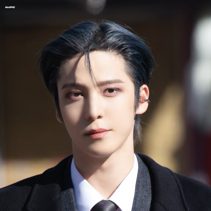 kepikiran soal newlyweds mg yang dijodohin sama yh yang beda 10 tahun terus mgnya yang hah hoh banget bingung harus ngapain dan yh yang lebih dari siap buat ngajarin dia dengan penuh kesabaran, manggilnya adek sama kakang
