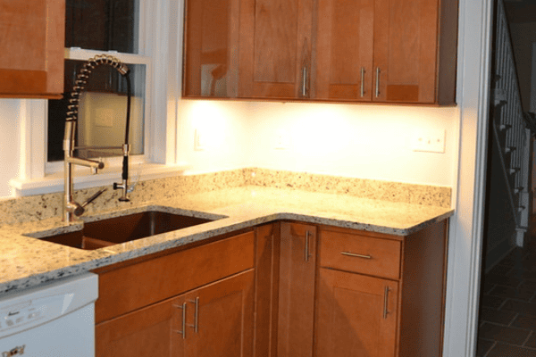 Under-cabinet lighting enhances kitchens. Did you know 80% of homeowners prioritize both functionality and aesthetics? Learn how this lighting can transform your space.

iuemag.com/inspi-news/ins…

#KitchenDesign #Lighting #HomeImprovement #InteriorDesign #iU