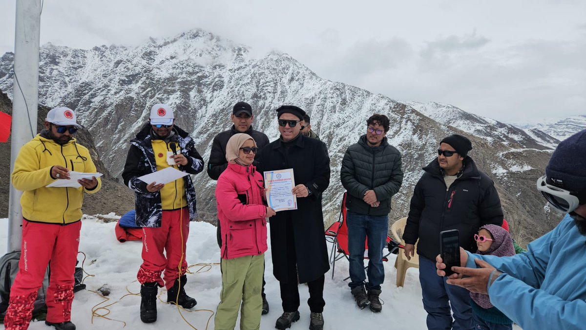 airnewsleh's tweet photo. Basic Snow Ski Coaching Camp Concludes Successfully in Goma Kargil
Organized by @LadakhSki the camp trained 20+ young skiers, promoting winter sports in the region
CG @NazirLadakhi announced ₹10,000 for LSSA &amp; praised journalist @anayat01k for encouraging youth participation https://t.co/LFgjiztnhj