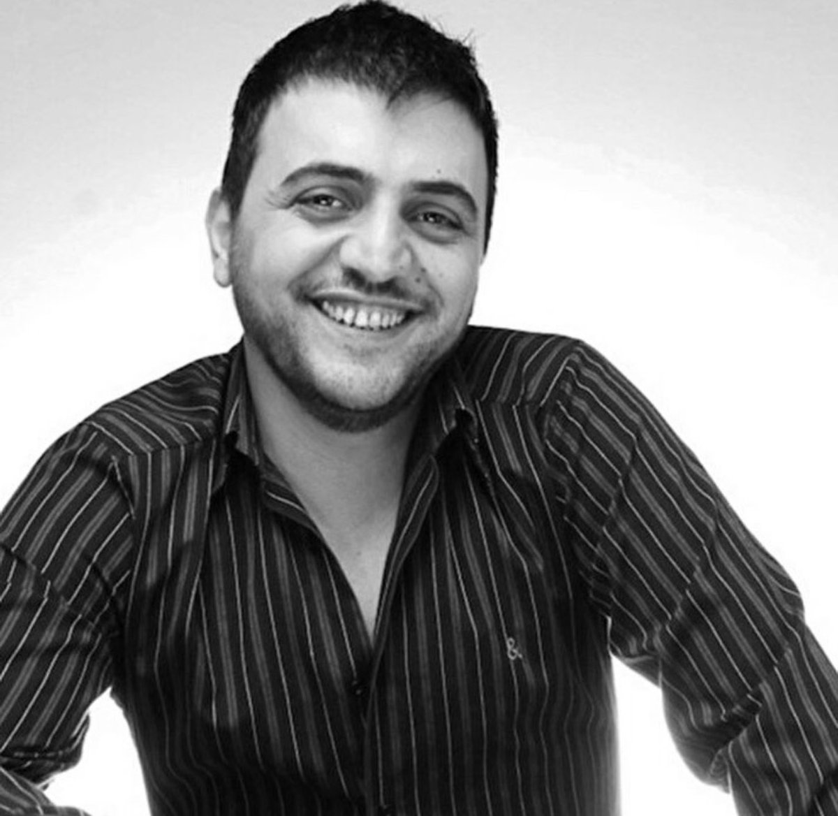 Güzel bir insanı daha kaybettik. Şinasi Yurtsever ile yıllar önce Hemşerim adlı dizide birlikte rol almıştık; bu, onun ikinci dizisiydi. Son derece cana yakın, değerli bir insandı. Kendisine Allah’tan rahmet, ailesine ve sevenlerine başsağlığı diliyorum. #sinasiyurtsever