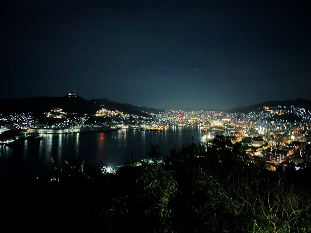 tkym1220's tweet image. #NLP2025 お疲れさまでした🐱
今回のハイライトは、突然左手薬指を覗かれて「最近たかやま結婚しテーって言うてへんからもしかして結婚したんかと思った」と言われたやつです
してたらXで自慢してます💢結婚しテー💢😢

ともあれ最高でした　皆様ありがとうございました🙌
まあまだ帰らないんですけど