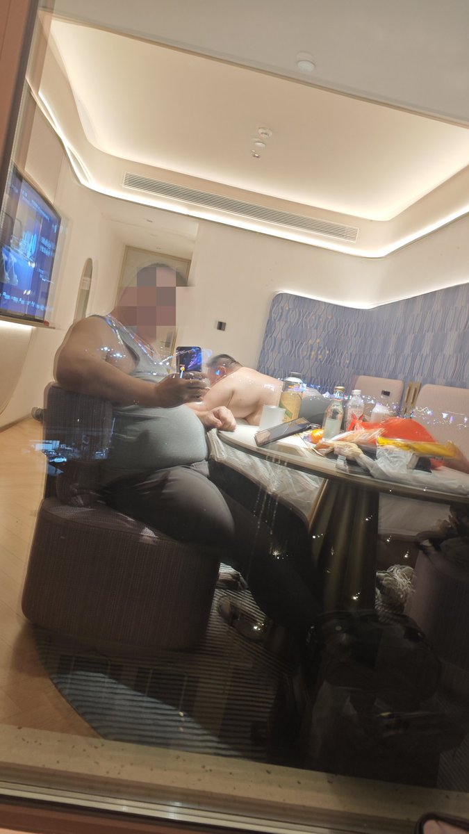 Erick_0608's tweet photo. 带家猪出来瞎溜达，留念。话说鲁B司机绝大多数都特别守规矩且礼貌，道路路况好于去过的绝大多数城市，城市印象特别好！有空再来玩👍 https://t.co/Ygnxm22qm6