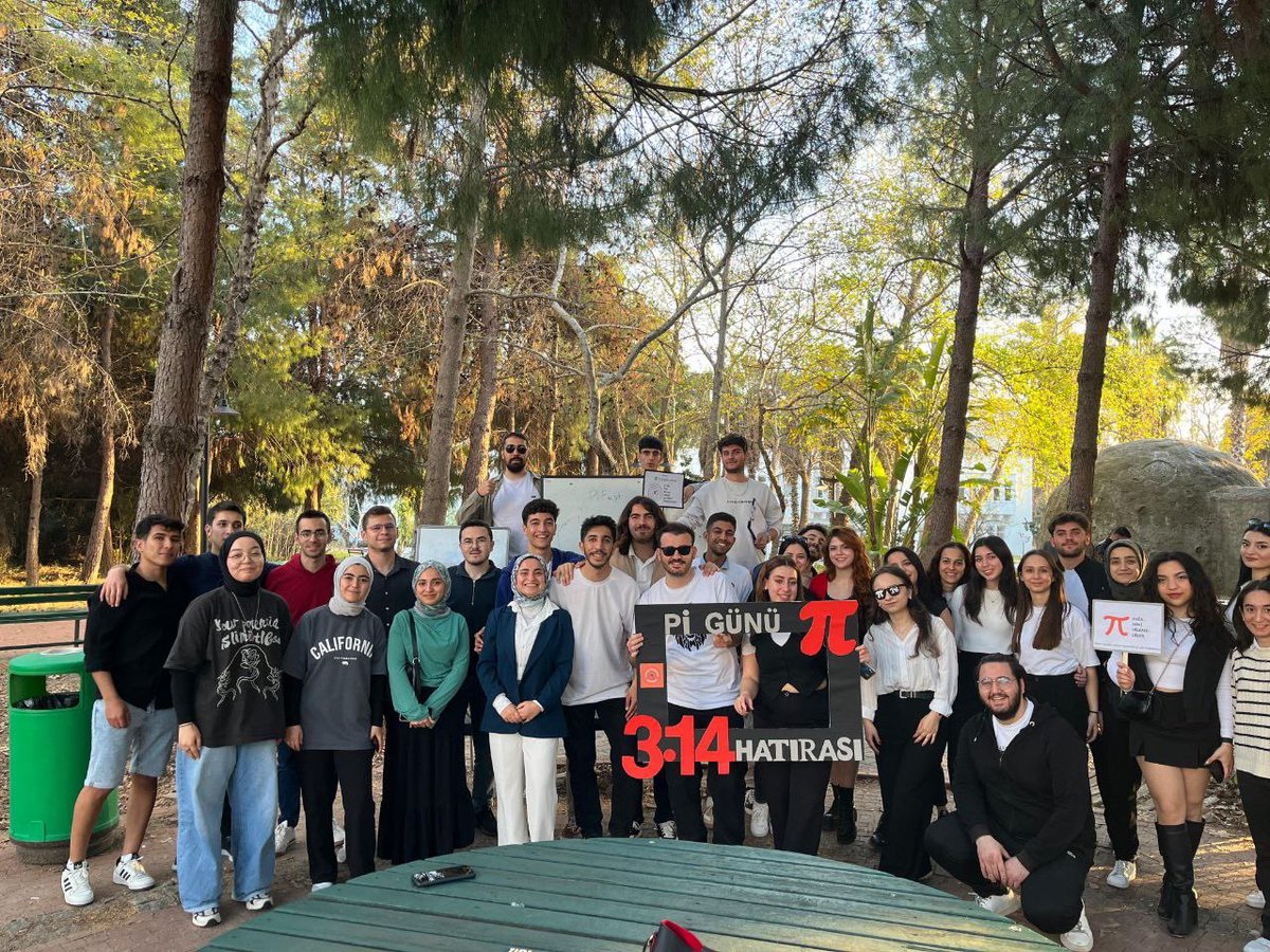Gsb_AksuGM's tweet photo. 14 Mart Pi Günü Kutlaması 🎉📐

Matematiğin en tatlı ve sonsuz rakamını kutlamak için Akdeniz Matematik Topluluğu ile birlikte harika bir etkinlik gerçekleştirdik 🥳📏

Pi’nin gizemli dünyasına eğlenceli oyunlarla dalarken, hem öğrendik hem de keyifli anlar yaşadık. 🎲🧠 https://t.co/gKWiIpyKf8
