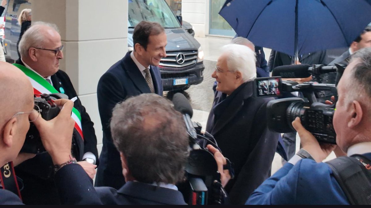 “Il Premio Santi Ilario e Taziano riconosce l’impegno dei Presidenti Mattarella e Pahor nel costruire ponti di dialogo e collaborazione tra i popoli”. Così oggi a Gorizia il governatore di #RegioneFVG <a href="/M_Fedriga/">Massimiliano Fedriga</a>  👉  tinyurl.com/zkpv325j