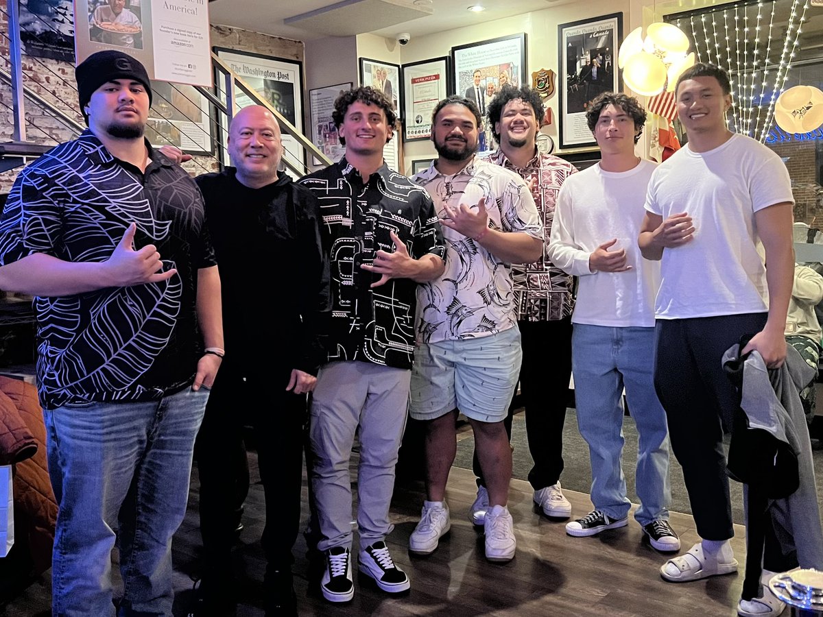 JimmyLynnDC's tweet image. I had the best time at dinner this week at Il Canale in Georgetown with my mentees / nephews. Love our Georgetown Polynesian family. Good food and great conversation. Nothing is more important to me than mentoring / advising our next generation. #family #unclejimmy #mentoring