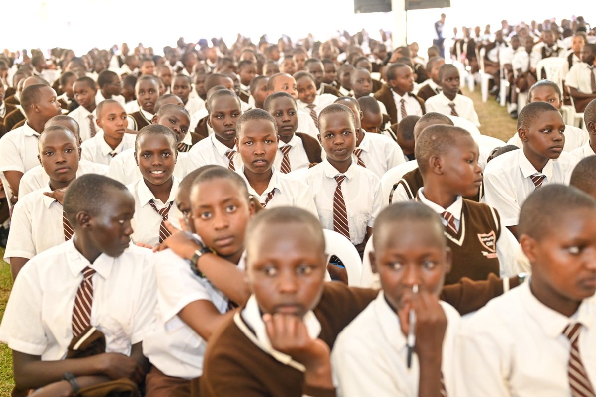 AlphajiriMedia's tweet photo. Itโs an emotional return for CS Rebecca Miano at Kapropita Girls. Once a student here, she now stands before young Girls With Vision, proving that education transforms lives.
#RisingStarsOfBaringo #GirlsWithVision #zelena #RepentanceGlory #JHOPE #RebeccaMiano #GlowWithALO https://t.co/tqWNWbkF9a
