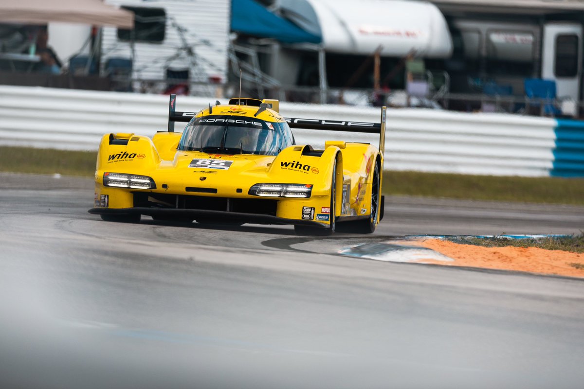 nico_mueller's tweet image. RACEDAY boys & girls 💛
I love hustling the Porsche 963 around this place & we’re ready to take up the 12h challenge together with my crew - let’s do this, team 👊🏻
#nm51 #fullpull #porsche #raceborn #hypercar #sebring