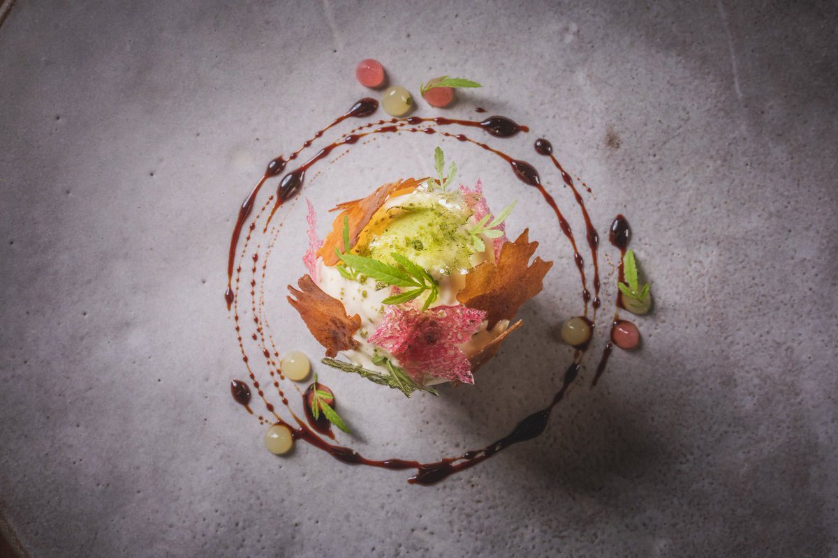 // GARDEN APPLES // Featured as one of The MICHELIN Guide Inspectors’ Dishes of the Year..

guide.michelin.com/gb/en/article/…