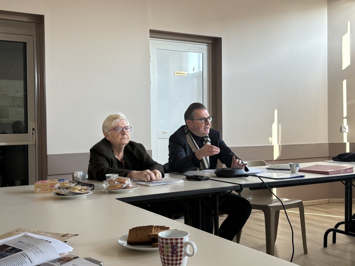 ➡️ Réunion du CA et des membres de l’<a href="/62_amf/">AMF62</a> à La Cauchie ce matin.

Dans ce cadre, un échange enrichissant avec Monsieur Ribaud, DASEN du Pas-de-Calais, a été réalisé autour d’enjeux éducatifs majeurs : carte scolaire, relations État-collectivités ou encore le harcèlement.