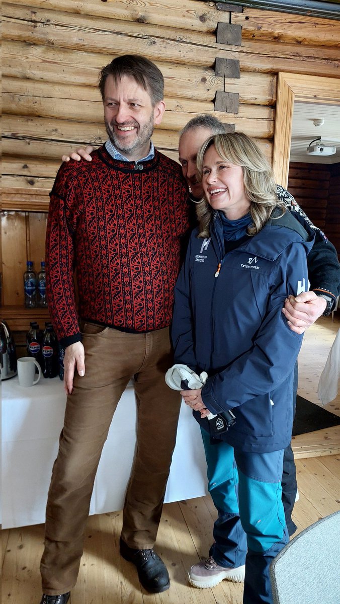 NicolettiStef63's tweet photo. Oggi sono ad #Holmenkollen a fare il tifo per le tre atlete italiane che partecipano alla @FISCrossCountry World Cup race di #Oslo.
Le tre atlete italiane, Martina #DiCenta (33ยฐ), Anna #Comarella (32ยฐ) e Caterina #Ganz (24ยฐ) hanno gareggiato con onore sulla 20 Km femminile, vinta dalla norvegese @ThereseJohaug con il tempo di 49:59.9 .
Complimenti a tutte le partecipanti!