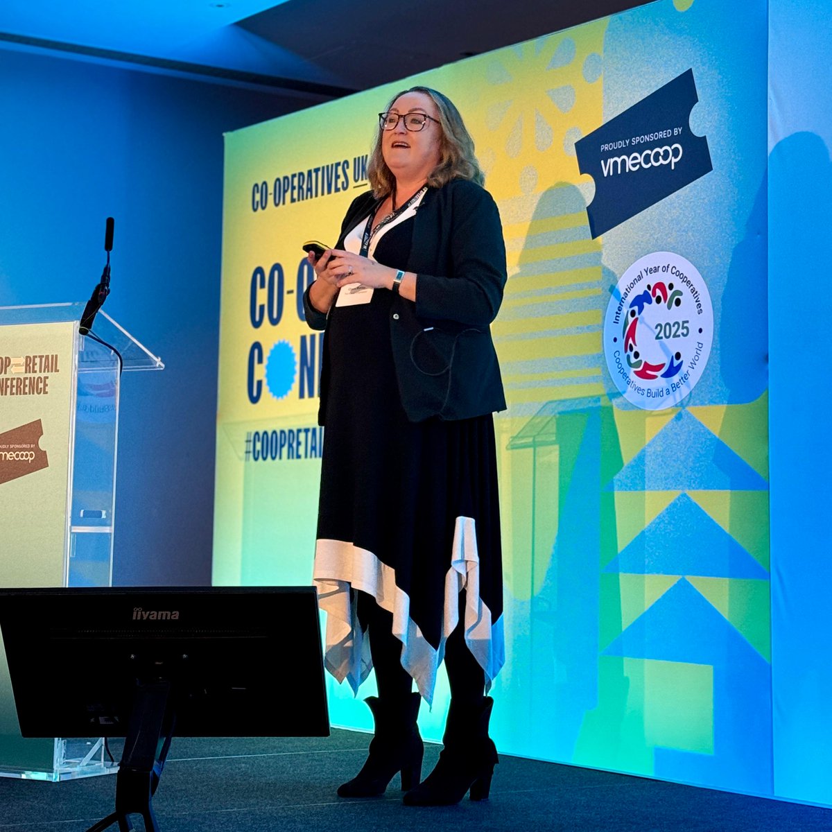 How important is "purpose-driven retail" to customers/colleagues/members? Very according to retail champ Clare Bailey, speaking at #CoopRetail.
#Coops