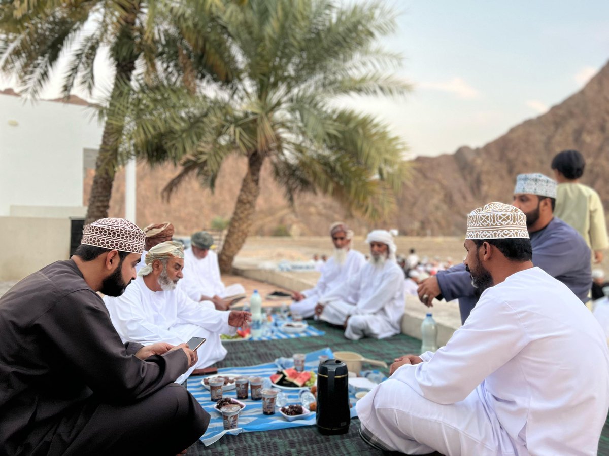 Awf_team87's tweet photo. بحمد الله، أقيم أمس الإفطار الجماعي في قرية عوف بتنظيم فريق عوف الرياضي، في أجواء إيمانية مفعمة بالمحبة والتآخي. اجتمع الأهالي على مائدة رمضان، سائلين الله القبول والمغفرة. جزى الله خيرًا كل من ساهم في هذا العمل المبارك. 🌙✨ #رمضان_يجمعنا https://t.co/UXEhu82Xq0