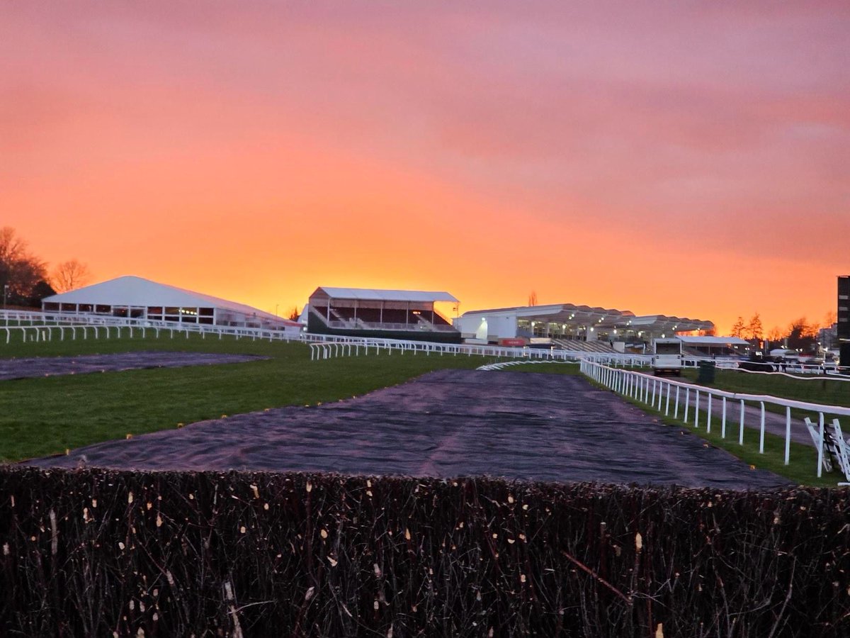 SSStadia's tweet photo. 🏆As the infamous Gold Cup set off @CheltenhamRaces, @SSStadia reflected on the effort to protect it
🏇Whether Chase, Champion or Hurdle, snow or sunshine, @SSStadia were ever present alongside @TheJockeyClub in protecting the greatest show on turf once again
#RaceOn #Cheltenham https://t.co/8H0jPsrZfl