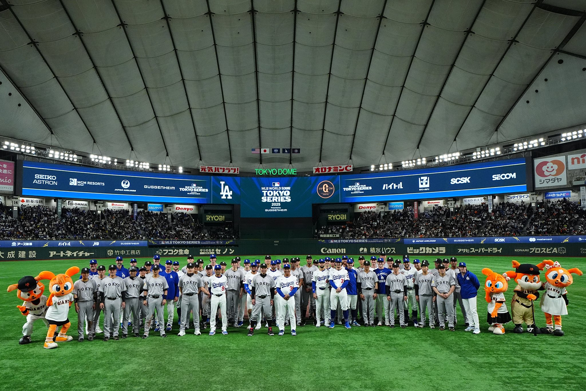 MLB on X: 