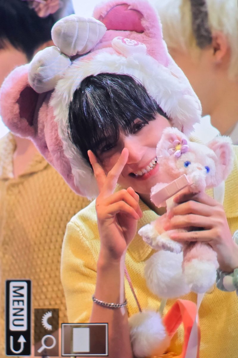 zzoddu00's tweet photo. 왜 부끄러워하는거여😝 https://t.co/Mc7S8II4de