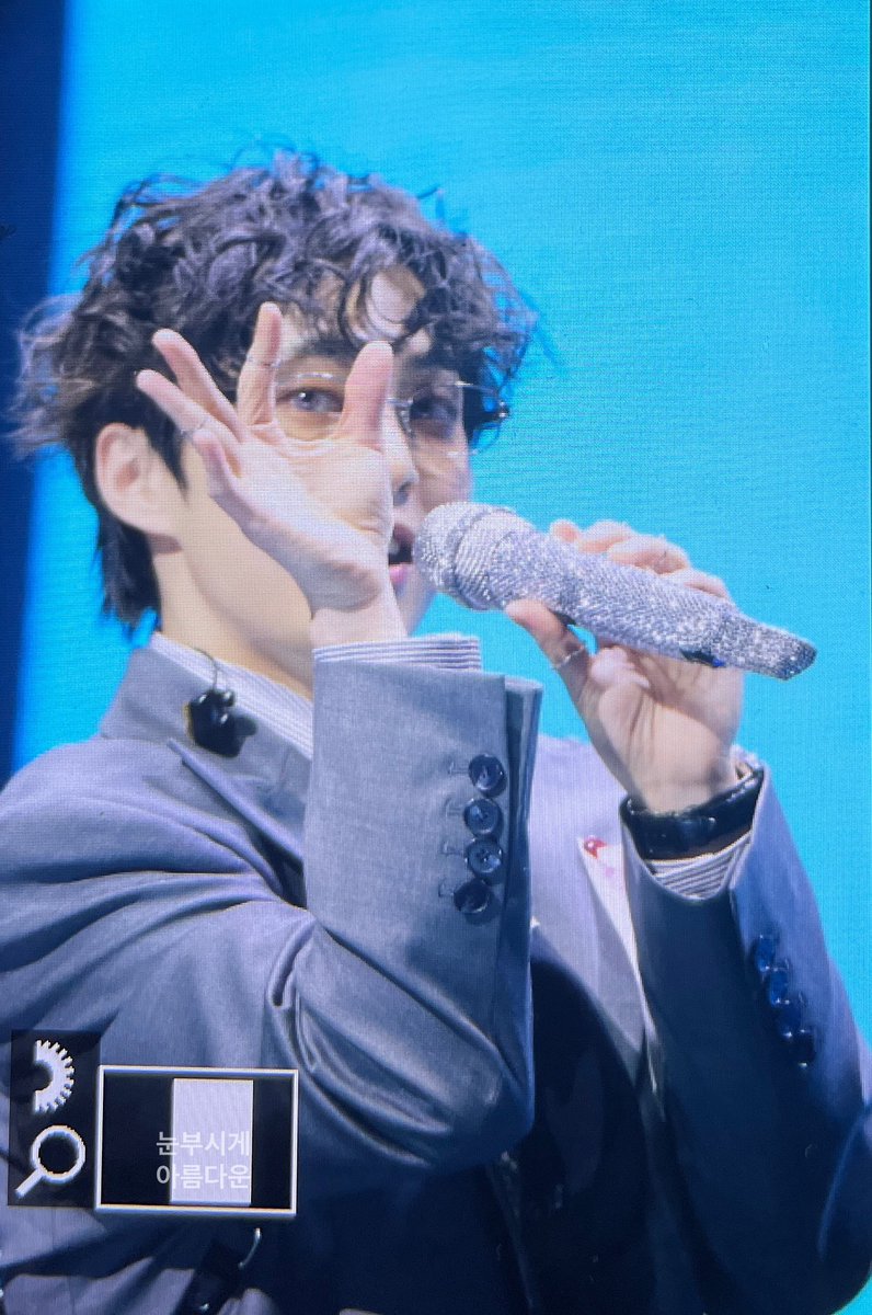 WHEE🎵 WHEE🎶
#시우민 #XIUMIN #시우민_InterviewX_WHEE