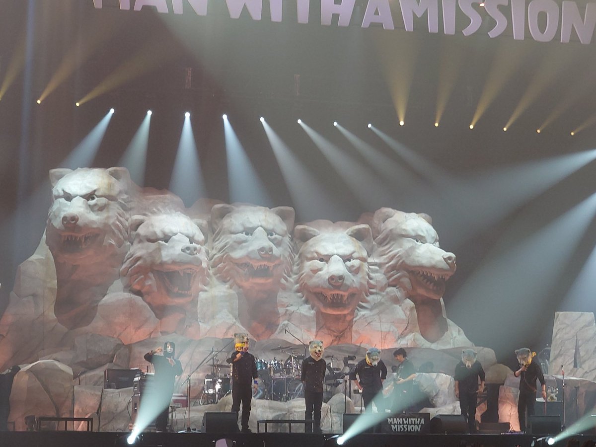 2025/03/15
MAN WITH A MISSION 福岡
このツアーのセトリ好きだな。
雨の遠征をプラスに変えられるくらい良いライブだった🔥
