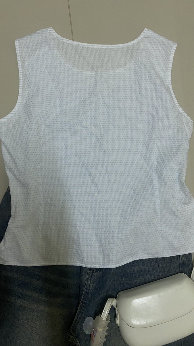 sparkleE144's tweet photo. Size : S
Price: 70฿ 🌸

#ส่งต่อ #ส่งต่อเสื้อผ้า #เสื้อผ้ามือสอง #ส่งต่อเสื้อผ้ามือสอง #โล๊ะตู้เสื้อผ้า #โล๊ะเสื้อผ้า #เสื้อผ้ามือสองสภาพดี #ส่งต่อเสื้อผ้ามือ2 #ส่งต่อuniqlo https://t.co/VrZyrUz3T2