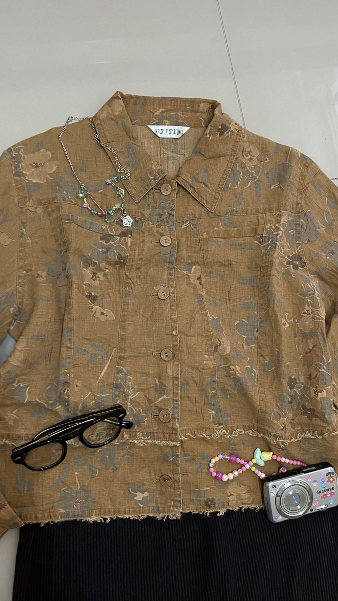 sparkleE144's tweet photo. Nice Felling 
Size : F
Price: 90฿ 🌸

#ส่งต่อ #ส่งต่อเสื้อผ้า #เสื้อผ้ามือสอง #ส่งต่อเสื้อผ้ามือสอง #โล๊ะตู้เสื้อผ้า #โล๊ะเสื้อผ้า #เสื้อผ้ามือสองสภาพดี #ส่งต่อเสื้อผ้ามือ2 #ส่งต่อuniqlo https://t.co/wN0Hz8yTsZ
