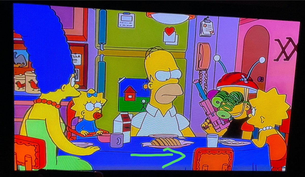 GillianMe's tweet photo. #TheSimpsons have a magical dissapearing chair….. in ‘#TheSpringfieldFiles’.
Now you see it….. Now you don’t!
Aliens?
@AlJean and @MikeReissWriter https://t.co/fjOHFnmia9
