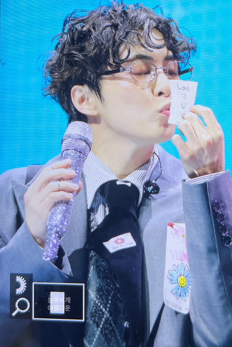 내겐 그 어떤 별들보다 넌
하나뿐일 Baby love is you😍
#시우민 #XIUMIN #시우민_InterviewX_WHEE