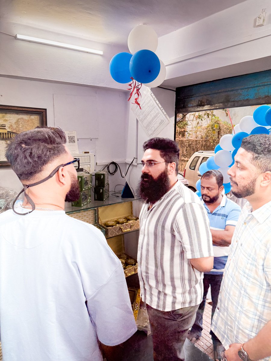 SIDDESHBHAGAT1's tweet image. It was my pleasure to attend the opening of “14 Enterprise” by my amazing friend @khan.bashid_14x ! 🎉 The displays are fantastic and prices are unbeatable. Wishing you all the success, brother! 🌟
#entrepreneurship #enterpreneur #youth #empowerment #opening