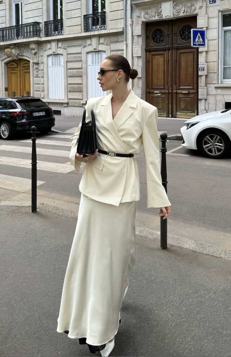 Diorgirlx's tweet image. born to dress like this