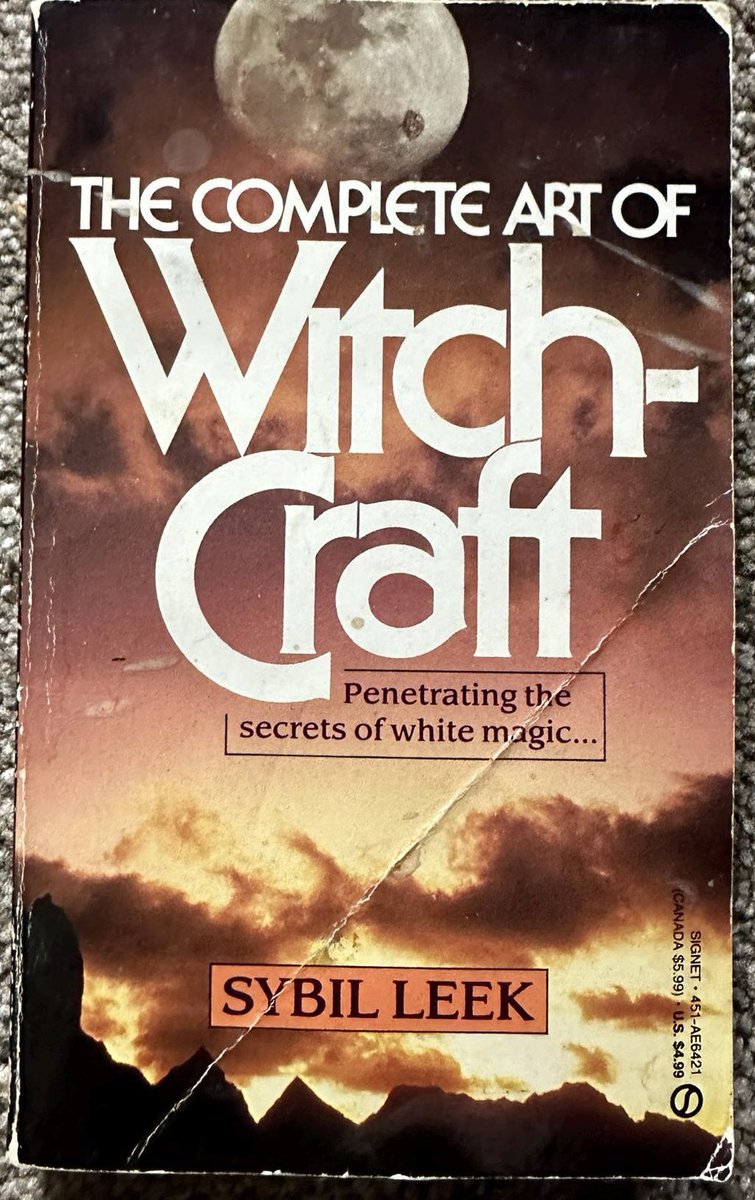 Guru_Jamie's tweet photo. @ElliottBlackwe3 Sybil Leek’s The Complete Art of Witchcraft https://t.co/4yA82kp6ZL