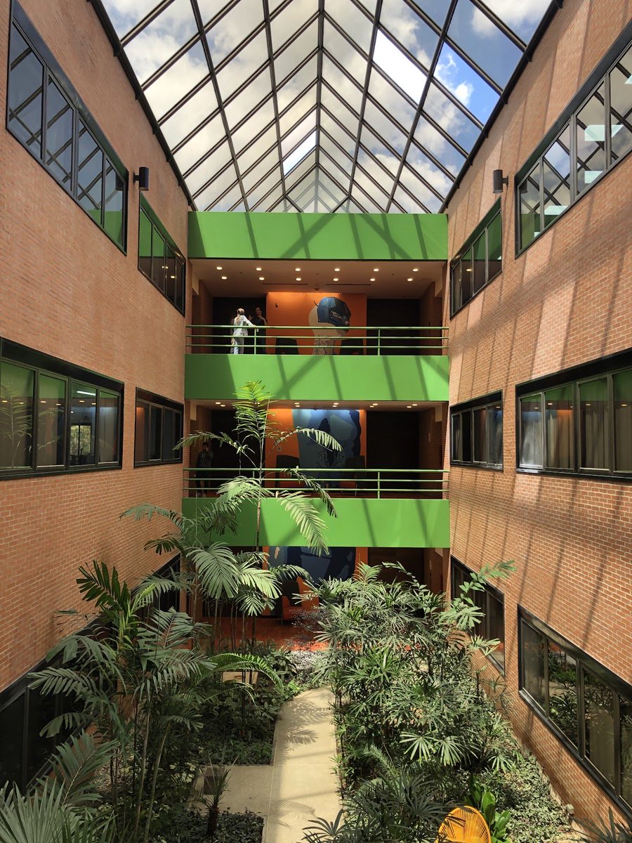 Deja volar tu imaginación en nuestros espacios. 🌟

La inspiración te espera en cada rincón de Wave Tech Hub. 

¡Visítanos en Instagram instagram.com/wavetechhub/ y descubre por qué somos tu mejor aliado!

 #Creatividad #Innovación