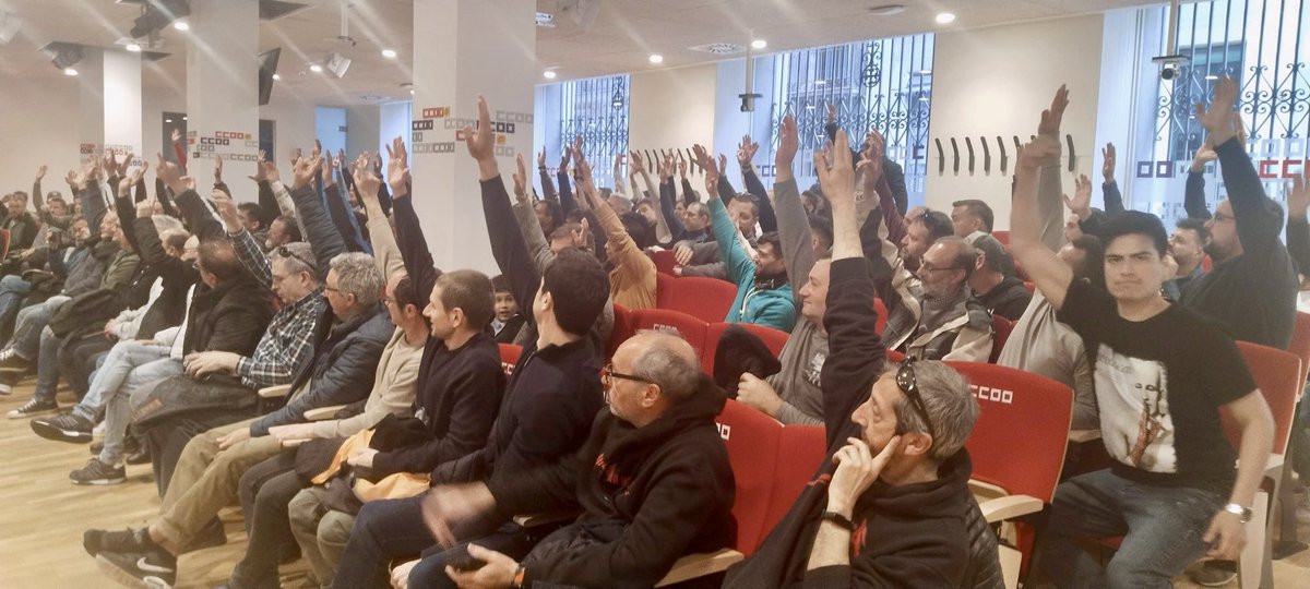 📣  Companyes i companys, 

✊ Avui a l’assemblea de Vidrieries Rovira, el 100% dels assistents han  aprovat l’acord assolit. 

💪🏼 La nostra força i unitat ens han portat a la victòria‼️

#NoAlTancament