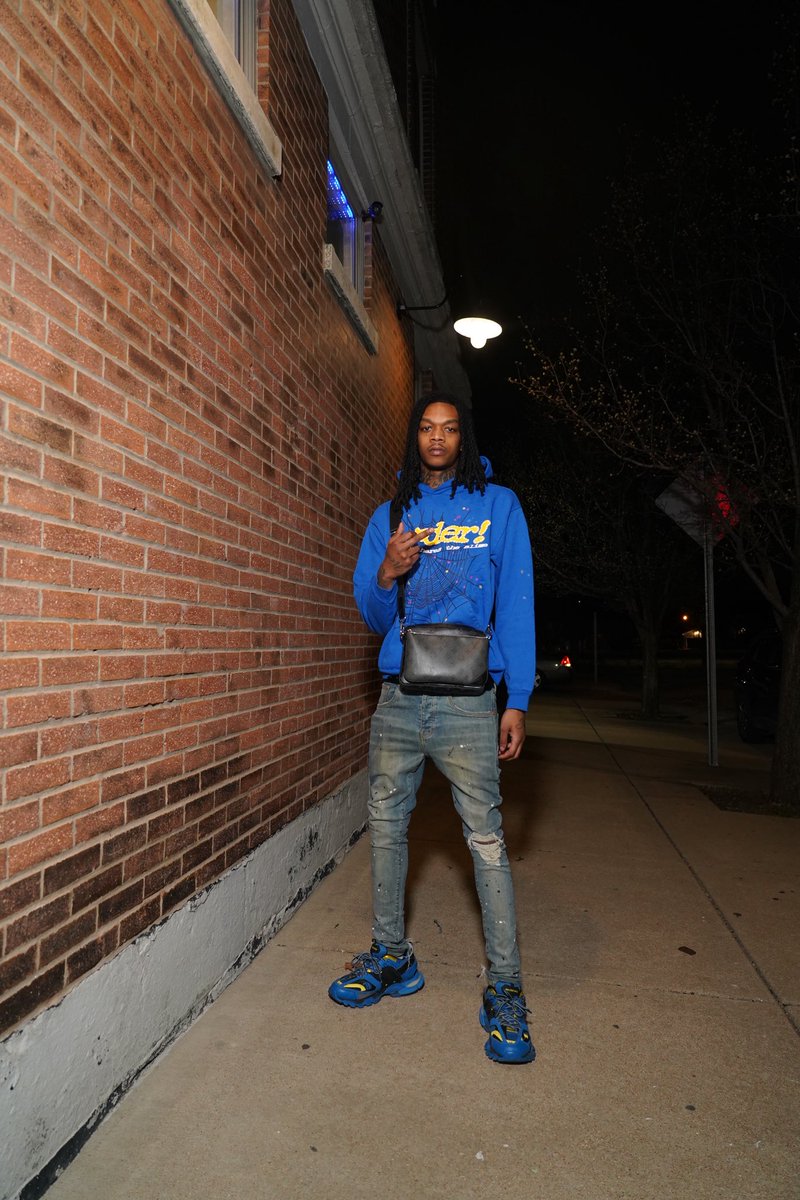 realhundoz's tweet photo. Name Platinum Inna Streets π― Go And Ask Nigga Not A Stain Im In Love With The Trap I Just Bought A Weddin Ring π
#FREEGLIZZY #FREE7 #LLT4 #LLLMONEY https://t.co/X35jroSHyE