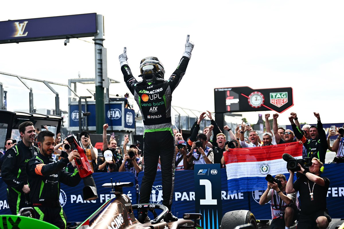 marceloburgosf's tweet photo. 🏎️🇵🇾 ¡Grande, Joshua! 🏆 @JoshuaDuerksen1 Ganó la carrera sprint en el #AusGP 🇦🇺 2025, el primer Gran Premio de la temporada de la #F2 🙌🏼💪🏼 https://t.co/K7NWj2berL