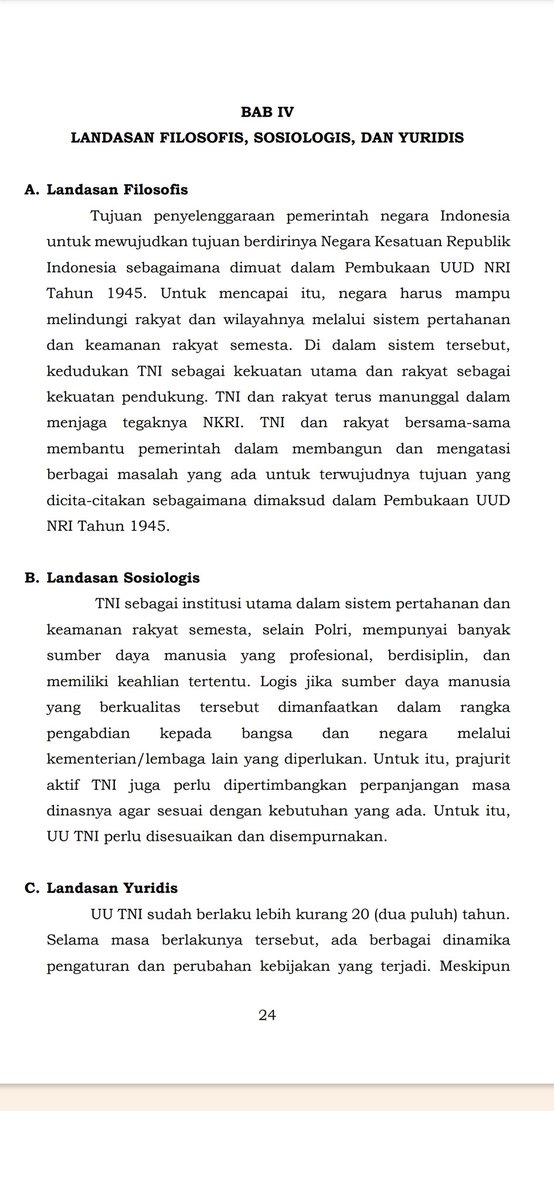 Naskah akademiknya lucu, kaya lagi dikerjain anak magang yg dipepet deadline 😭 
Logikanya kaya dipaksain. Katanya bukan dwi fungsi karena ga terlibat politik praktis, tapi kan tetep aja memperlebar peran TNI di luar sektor pertahanan? The logic ain't logicing
#TolakRUUTNI