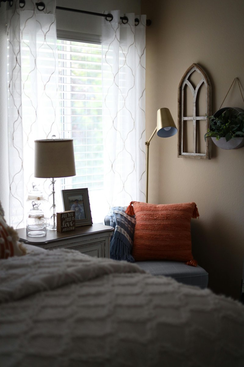 decors0733's tweet photo. The perfect cozy corner is here! ✨🛋️ A warm lamp, accent chair, throw blanket &amp; pillow make your bedroom a true sanctuary. Shop now! 🏡💛
👉 https://t.co/pIAVX77Fvz
#BedroomVibes #CozyLiving #HomeDecor #ShopOnline https://t.co/61fSB5MXqZ