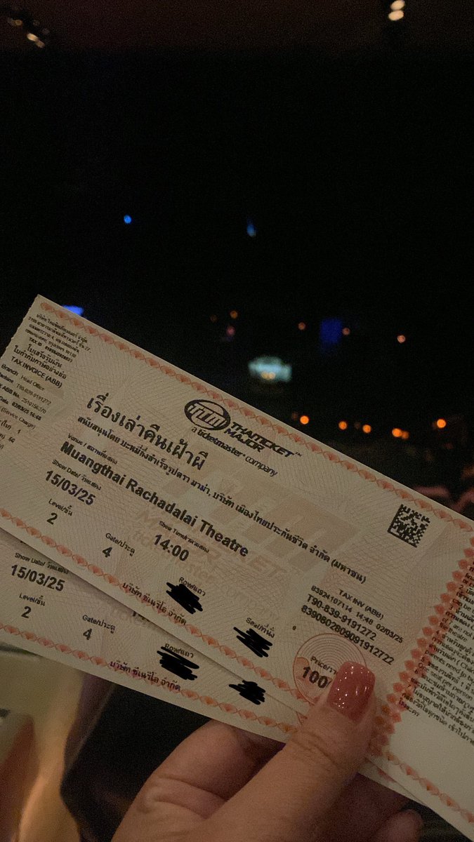 รีวิว #เรื่องเล่าคืนเฝ้าผี สนุกมากกก ทำออกมาดีในฐานะคนไม่ชอบดูหนังผีไม่ชอบฉากจั้มสแกร์แต่ยอมไปดูละครเวทีผีเพราะอยากได้กลิ่นแบบที่มีคนรีวิวไว้ ซึ่งมันจึ้งมากจริง หนังผีเราดูเราแค่กลัว แต่ละครเวทีผีเราร่วมอึดอัดไปกับตัวละครด้วยอะ ดูจบบอกแฟนอยากดูอีกรอบบบบ