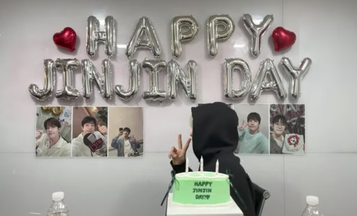 moonof97's tweet photo. Feliz cumple Jinu, te deseo muchas cosas buenas este año 💐🍰
Te amo
#진우야_생일축하해_잇츠온니_YOU
#강아_진진_생일축하해 https://t.co/yXnv4yeDPk