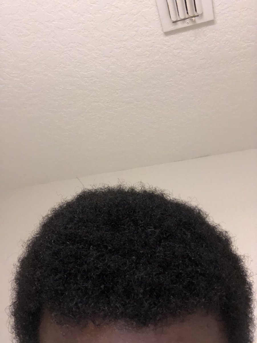 Ra_WeMgl's tweet photo. @Seno_Xanto @malcolemal ça svoit il avait cette coupe en seconde et il portait une sacoche https://t.co/ClGa1ceApz
