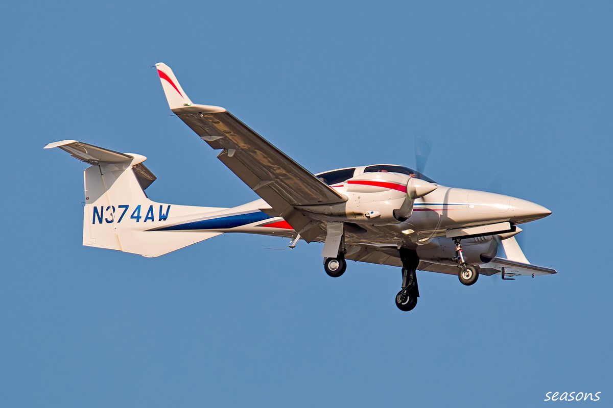 Seasons4100's tweet photo. 2025/3/14 TY
昨日は入間に向かう途中、FAA CⅬ600 N89がミッション中だったのでそれを📷したがメラレベル高…
帰りはN374AW DA42 Twin Starが飛来したばかりで早速ローカルしていたので📷
Western Globalもエンジンスタートにて離陸を!元ATLAS塗装で残念💦…
#N89 #374AW #N258SN https://t.co/MdNc7EdMng