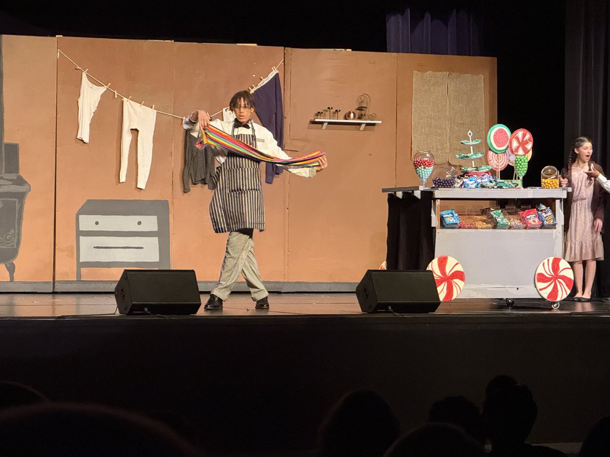 Wow…what a spectacular first night of the DeKalb Middle School musical, Willy Wonka Jr.! <a href="/ChoirKing/">Gregor King</a> had our students flying high tonight. Congratulations to all of our performers and set crew for a fantastic first night! We are extremely proud of you. #1barb #proudlydekalb