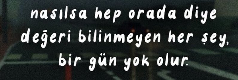 gregorsamsamsi's tweet photo. Değeri vaktinde bilinmeyen her şey, yitirilir. Zaten o benden gitmez diye baktığın ve hoyratlaştığın her insanı bir daha bulamamak üzere kaybedersin. Hatırla. Ziyan edilmiş bir çok insanın gölgesinin altında geldin bu zamana. https://t.co/IQtRLLgC4M