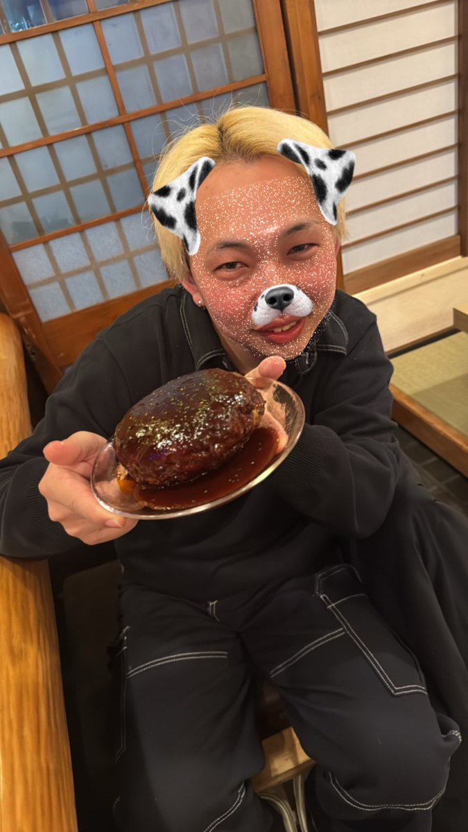 お客様の希望で
特大ハンバーグ作りました😉

＃西川口居酒屋
# ハンバーグ
#西川口カラオケ
#西川口ダーツ