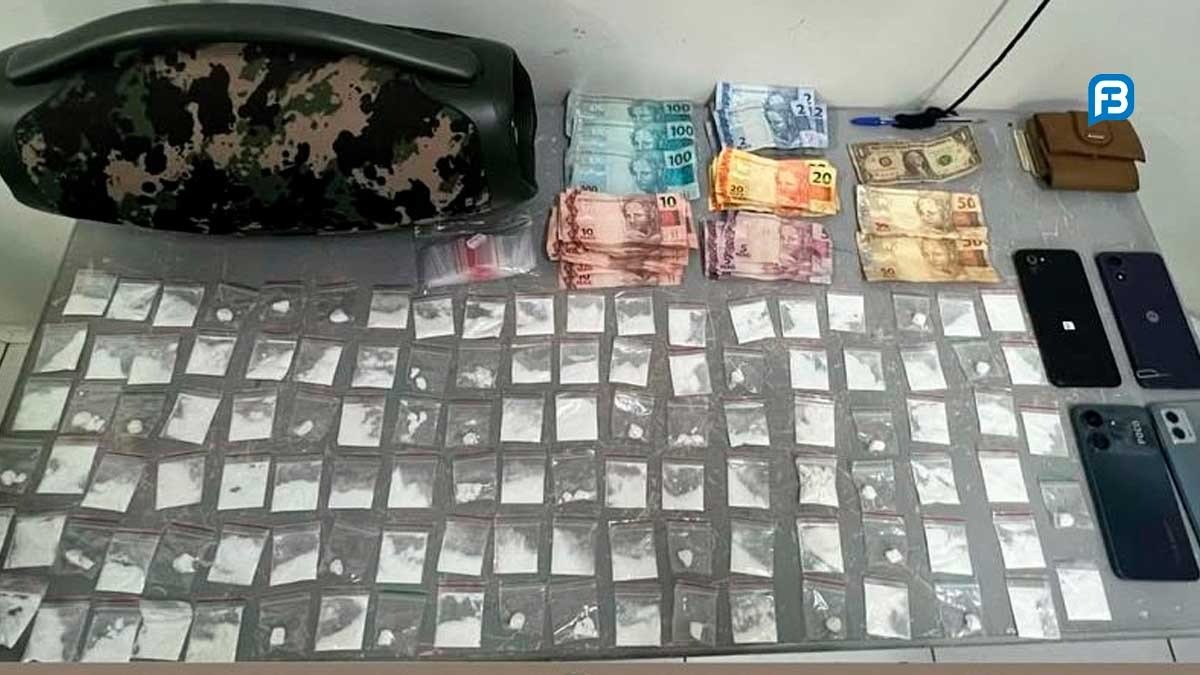 FalaBarreiras's tweet image. DROGAS APREENDIDAS HOMEM É PRESO POR TRÁFICO EM LEM
falabarreiras.com/policiais/drog…
#TráficoDeDrogas #Polícia #85CIPM #LuísEduardoMagalhães #SegurançaPública #PrisaoEmFlagrante
Instagram:
instagram.com/falabarreiras/
WhatsApp:
whatsapp.com/channel/0029Va…
Falabarreiras, notícia é pra sempre!