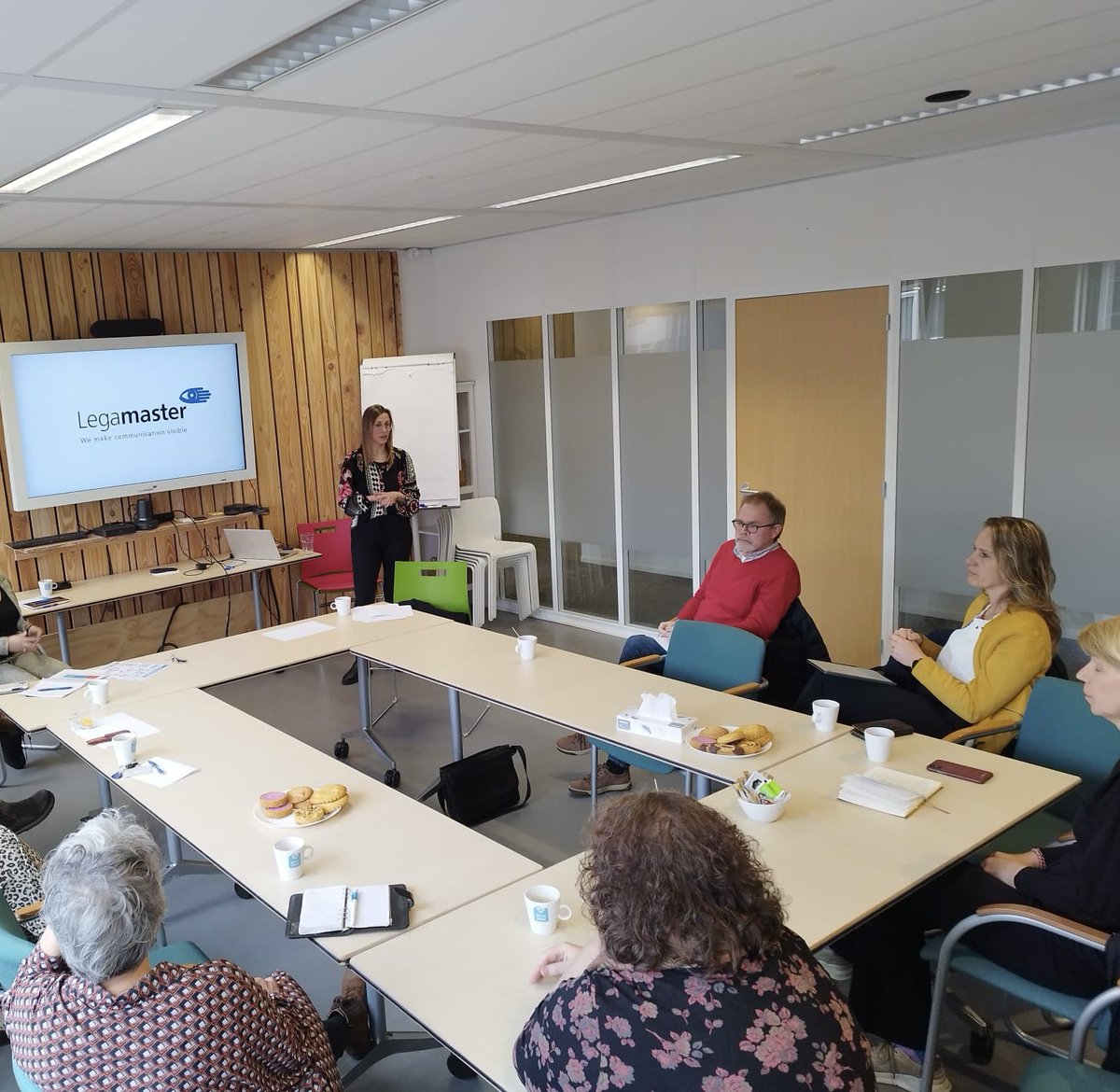 ChristenUnie Ommen (@cuommen) on Twitter photo Gisterochtend zijn we samen met fracties <a href="/CUHardenberg/">ChristenUnie Hardenberg</a> <a href="/CDalfsen/">ChristenUnie Dalfsen</a> en Zwolle
op bezoek geweest bij Veilig Thuis IJsselland. We kijken terug op een leerzaam werkbezoek. Gisterochtend zijn we samen met fracties <a href="/CUHardenberg/">ChristenUnie Hardenberg</a> <a href="/CDalfsen/">ChristenUnie Dalfsen</a> en Zwolle
op bezoek geweest bij Veilig Thuis IJsselland. We kijken terug op een leerzaam werkbezoek.