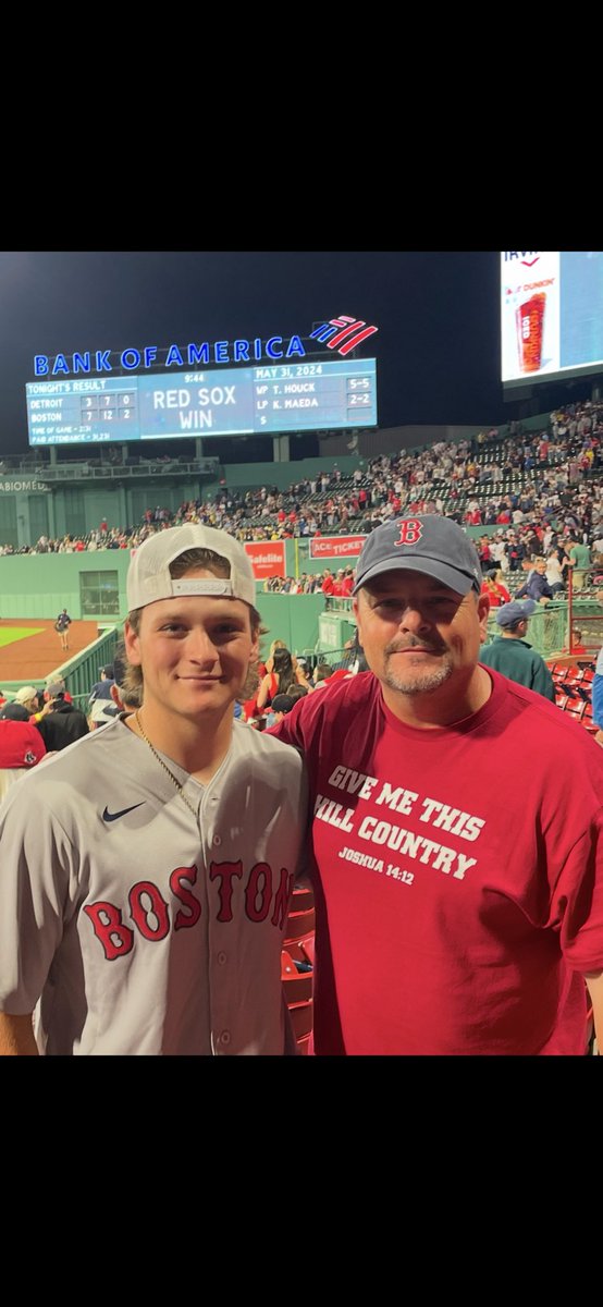 Will_Wood7's tweet photo. Happy birthday to the goat himself @CoachWood_HCC!!! I appreciate you more than you know! Thank you for always being there me, Marc, and Parker!! Love you pops!! ❤️🎂 https://t.co/y8LCBXt7r1
