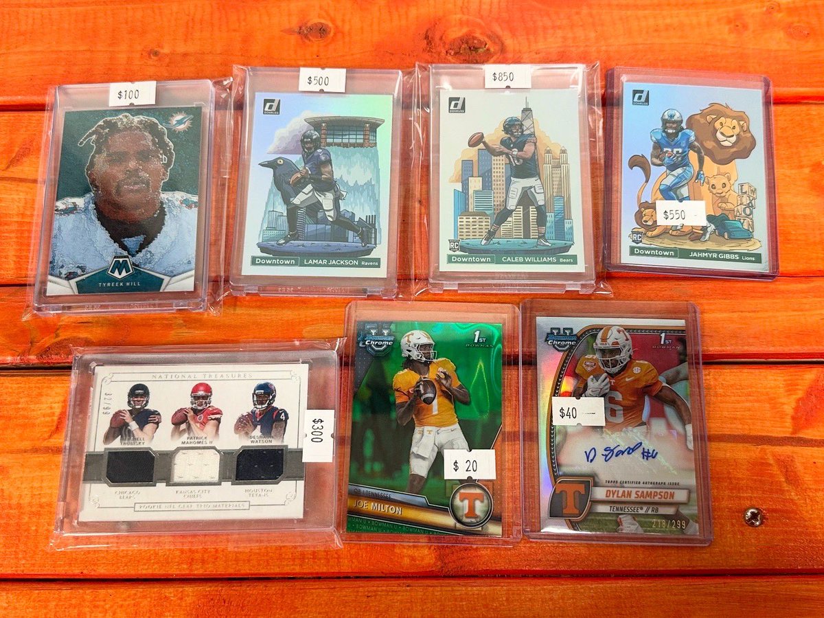 UdogCollect's tweet photo. More singles going out this morning! Looking for someone in particular? Let us know in the comments. #udogknox #alwaysbetontheunderdog #sportscards https://t.co/iveONtrhrR